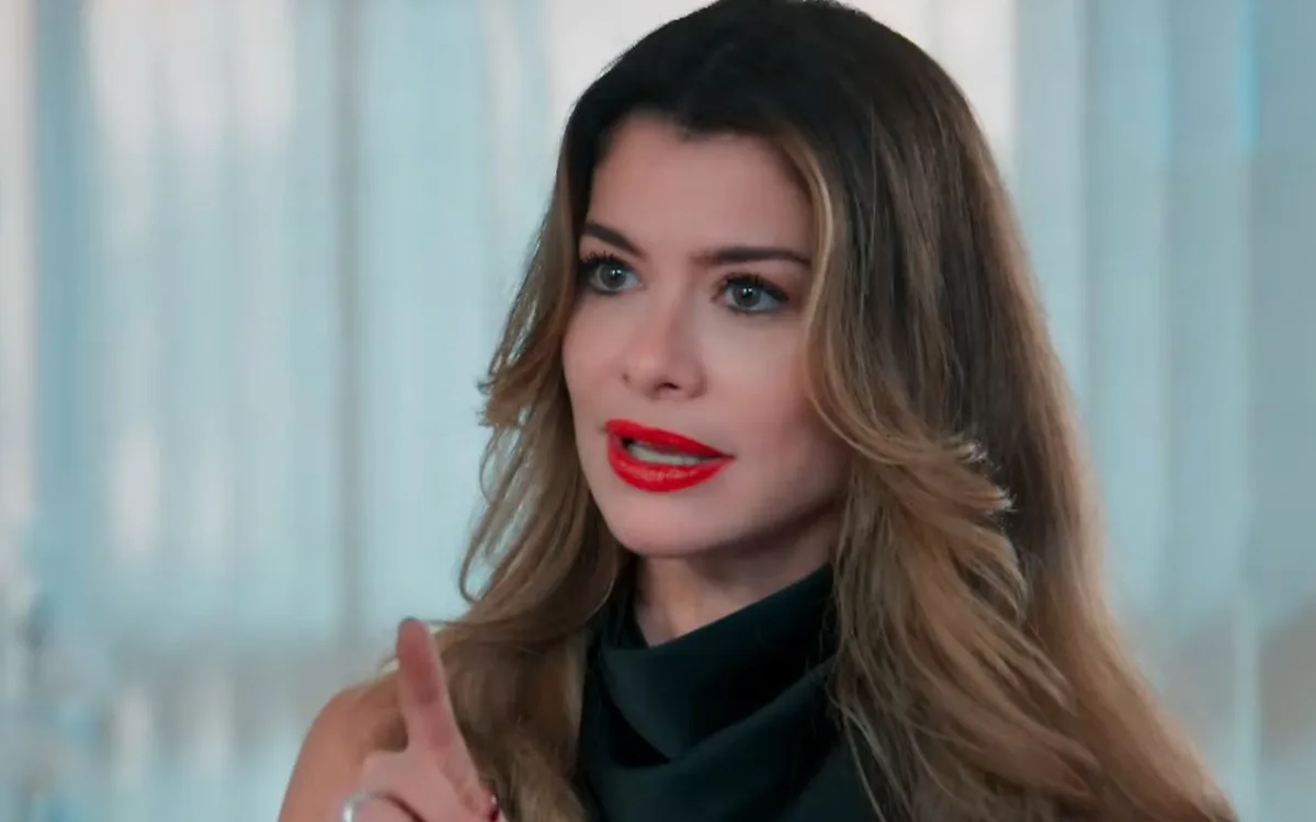 Vanessa articula vingança contra Bela em Por Você após ser afastada