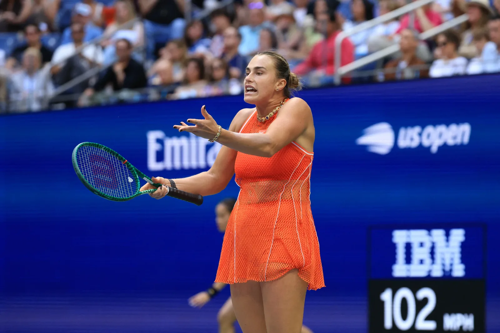 Sabalenka quebra duas raquetes após perder final do US Open para Rybakina