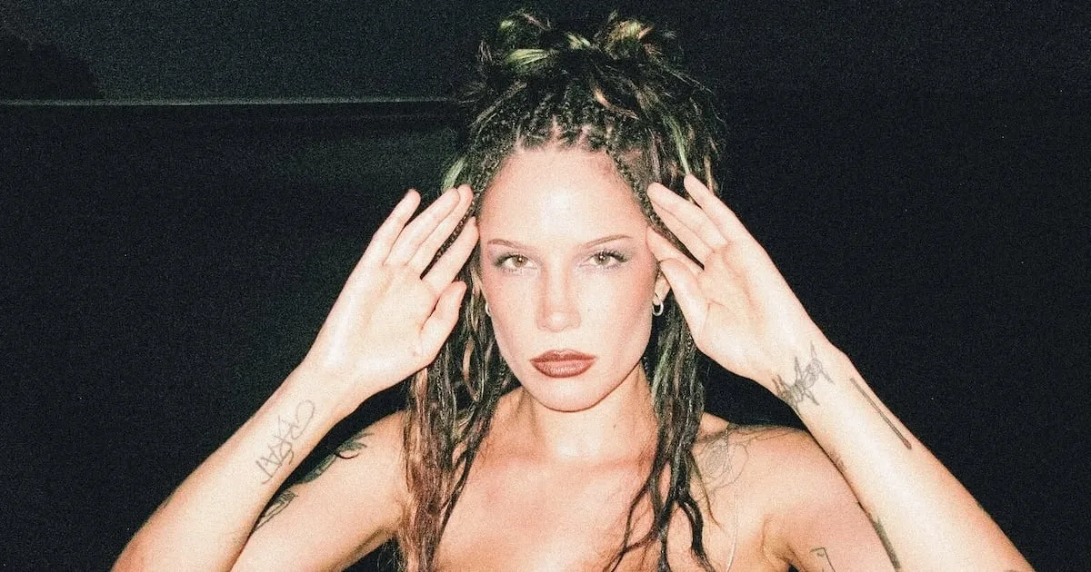 Halsey relembra pets da infância e fala em criar répteis após turnês