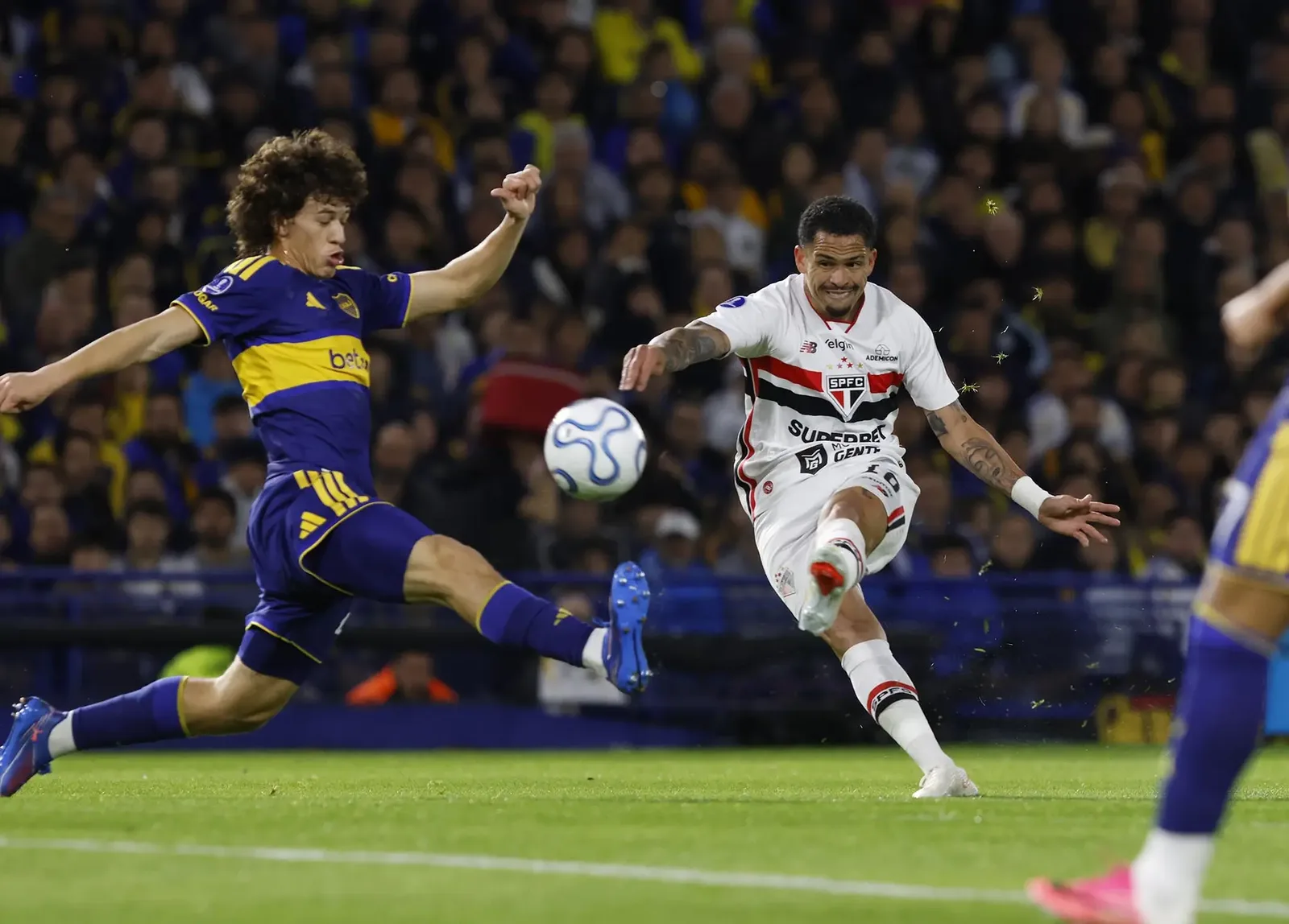 São Paulo encara o Boca Juniors por vaga na semifinal da Sul-Americana