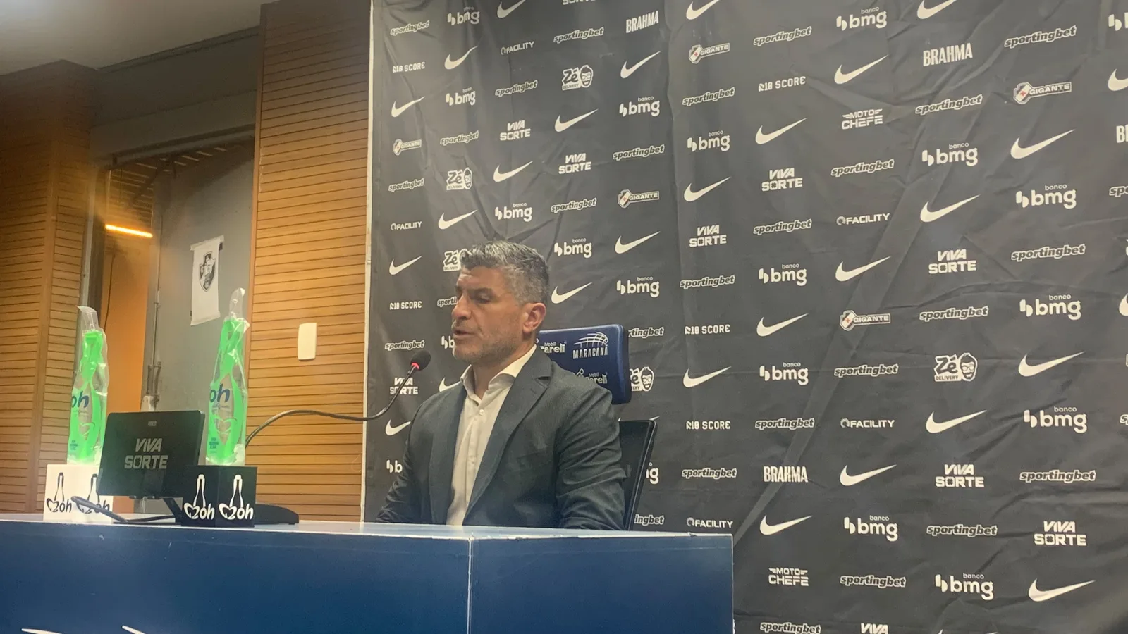 Vasco permanece no Z-4 após clássico, e Pedro Emanuel mira reação na Sul-Americana