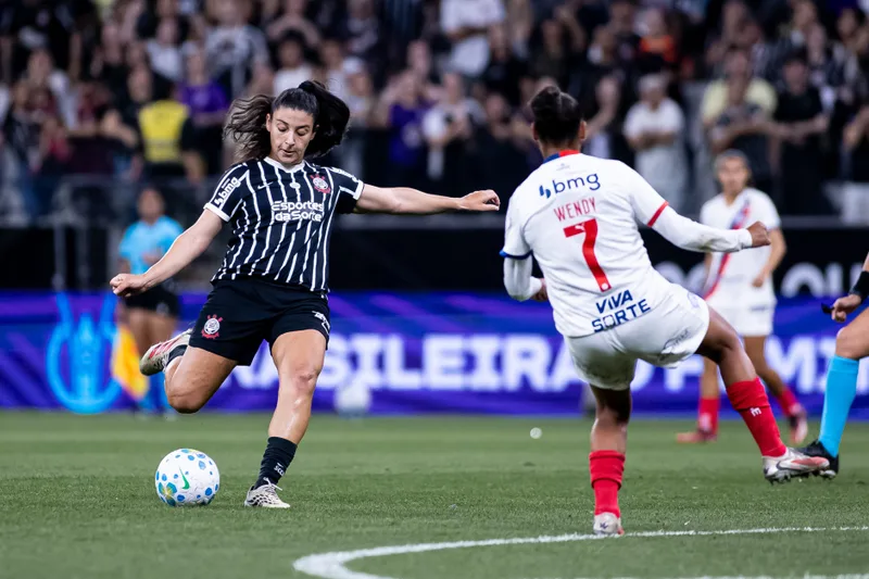 Duda Sampaio destaca torcida e versatilidade antes da final do Brasileirão Feminino