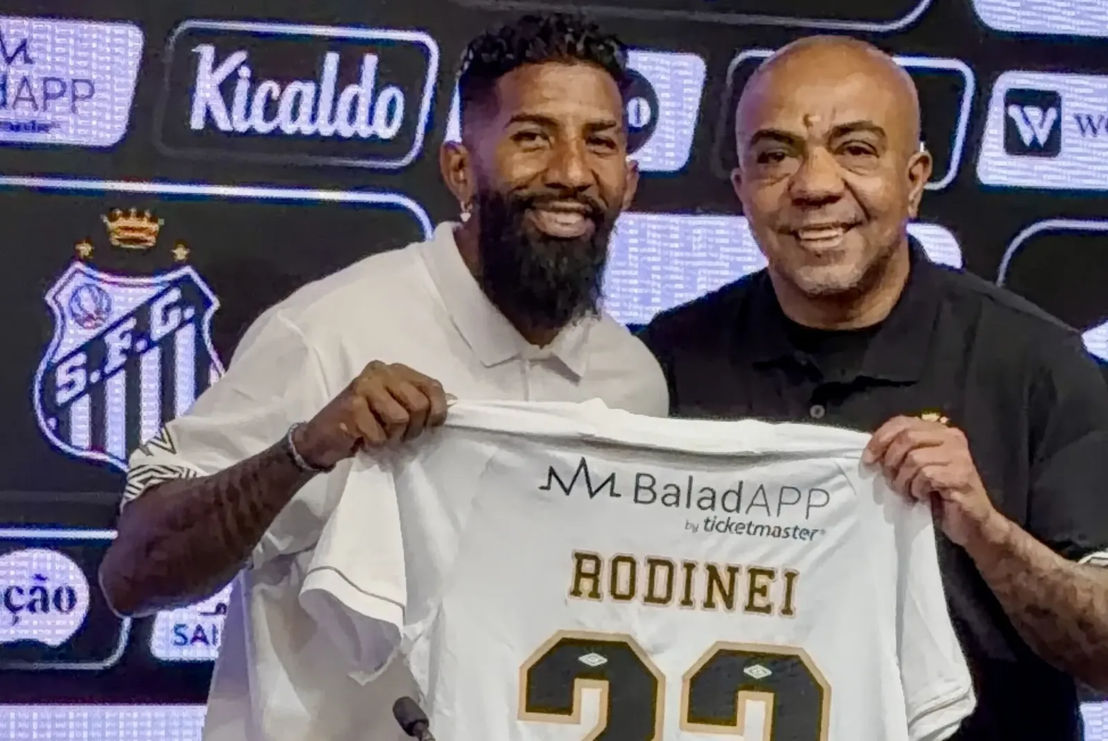 Rodinei conta como decidiu trocar o Olympiacos pelo Santos