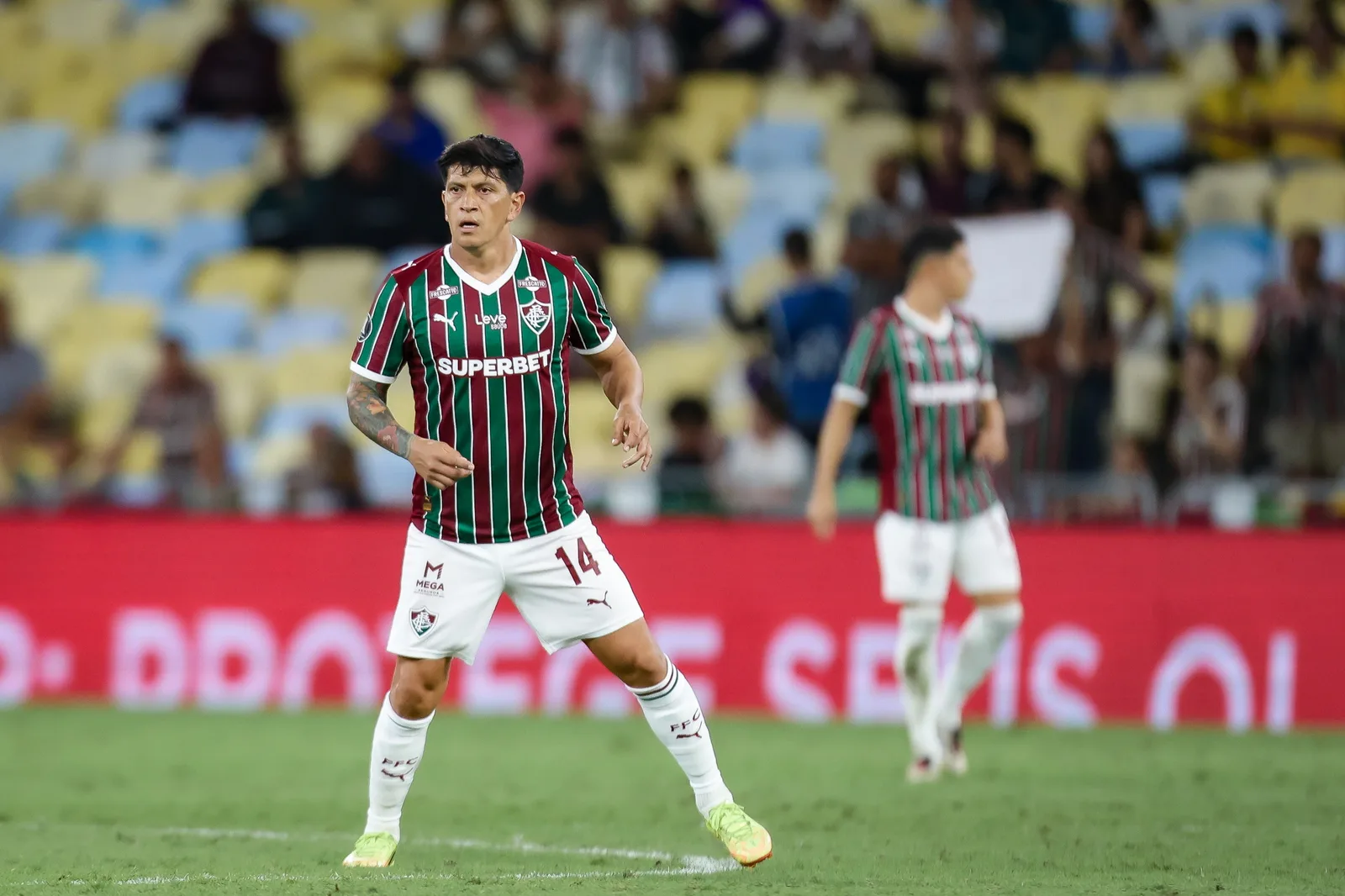 Cano preocupa o Fluminense após sentir a coxa direita contra o Platense
