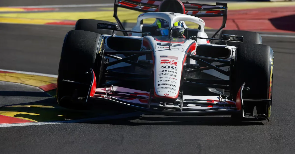 F1 fixa 290 quilômetros e novo controle de tempo para provas de 2027