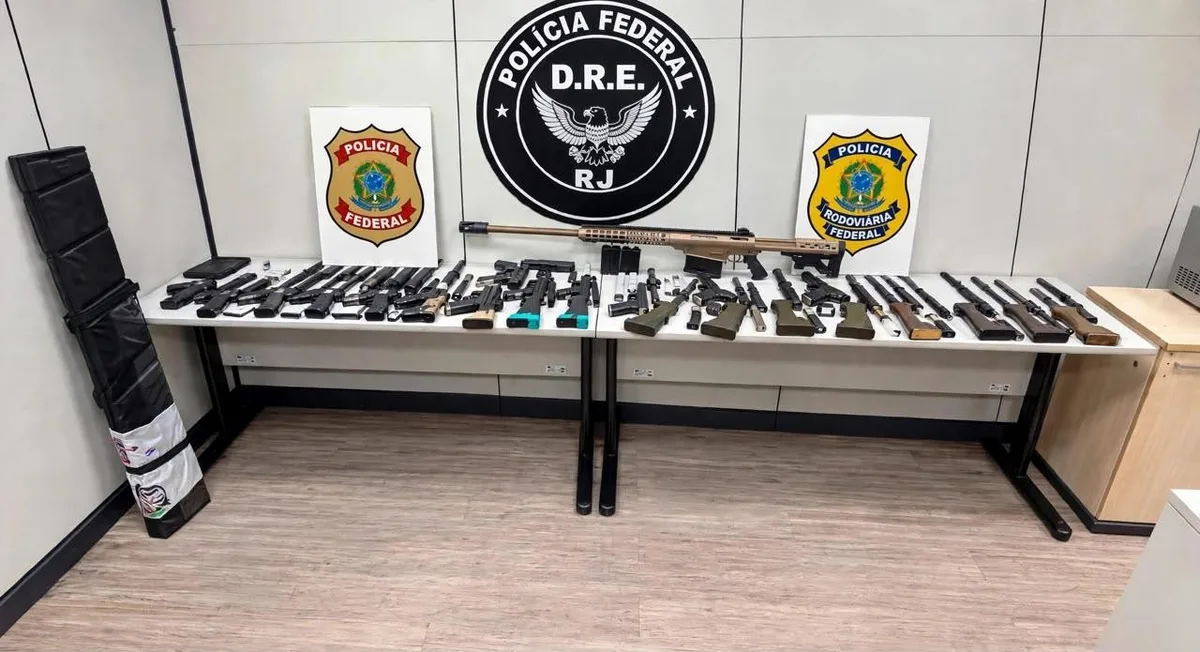 Fuzil .50 está entre armas encontradas em furgão na Dutra