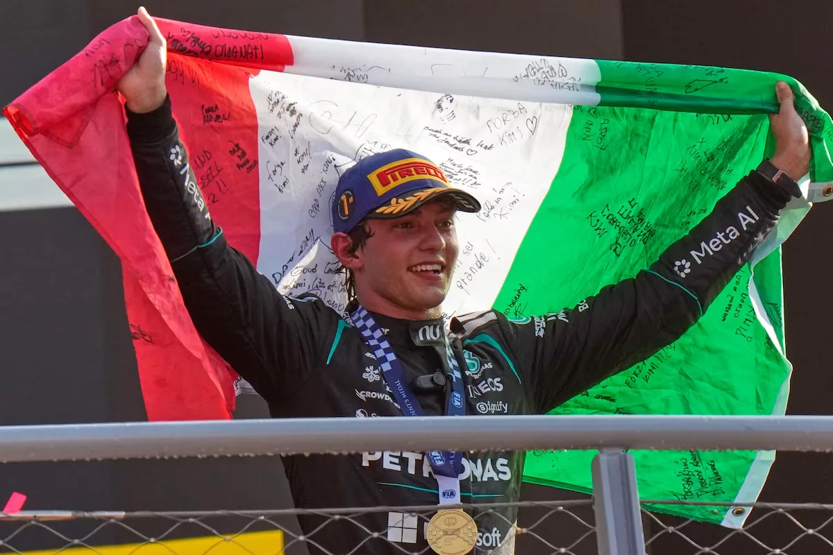 Antonelli vence em Monza após largar em 19º e encerra jejum italiano