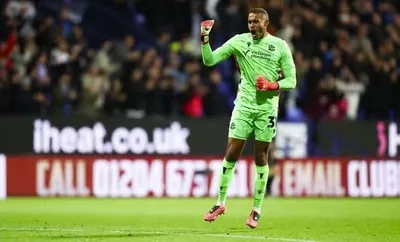 Gavin Bazunu anuncia ausência em partidas da Irlanda contra Israel