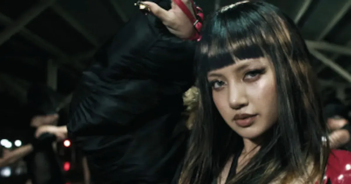 Lisa inicia nova fase solo com single inspirado em suas raízes tailandesas