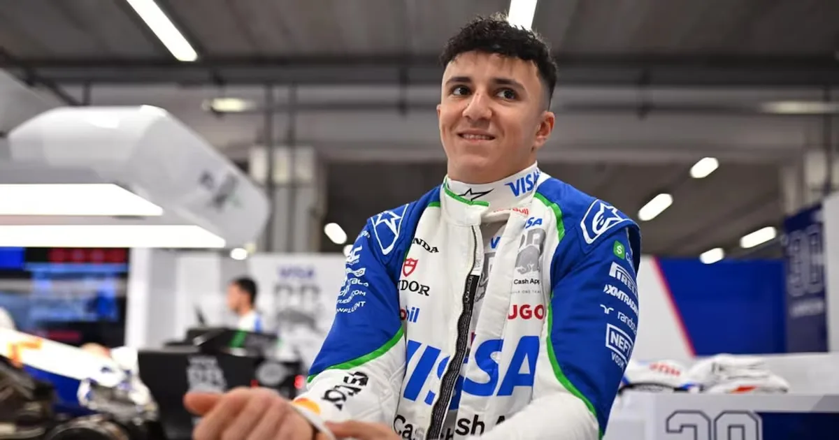 Hadjar renova com a Red Bull e seguirá ao lado de Verstappen em 2027