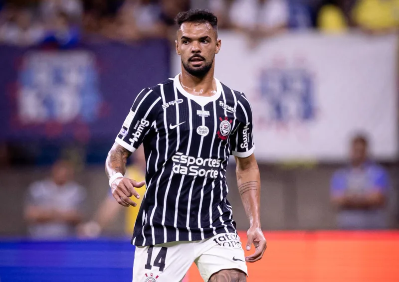 Matheuzinho é o único pendurado do Corinthians contra o Estudiantes