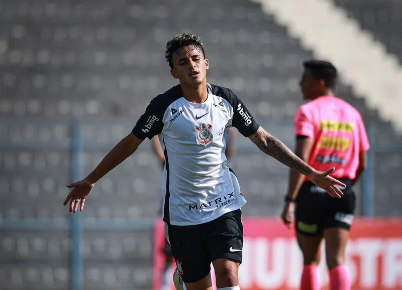 Gui Amorim alcança três gols na temporada e Corinthians avança no Paulista Sub-20