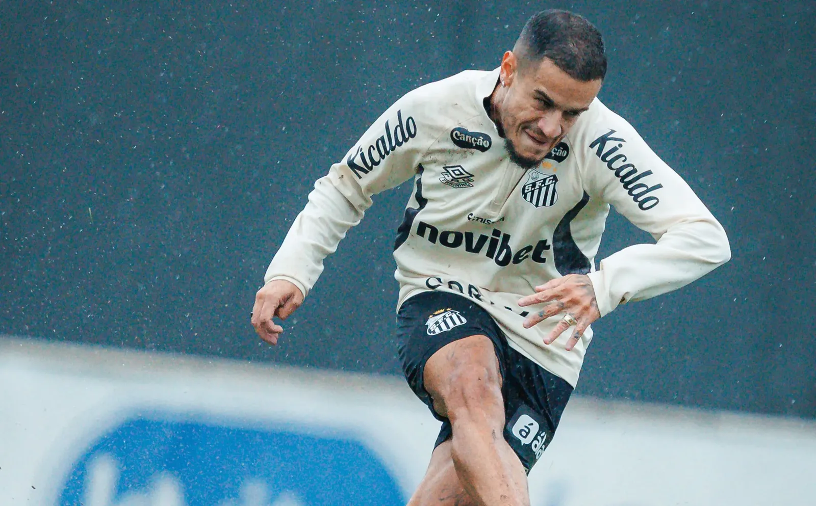 Coutinho aguarda registro no BID e adaptação antes de jogar pelo Santos
