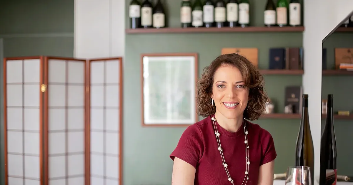 Bianca Veratti transforma conhecimento sobre vinhos em experiências autorais