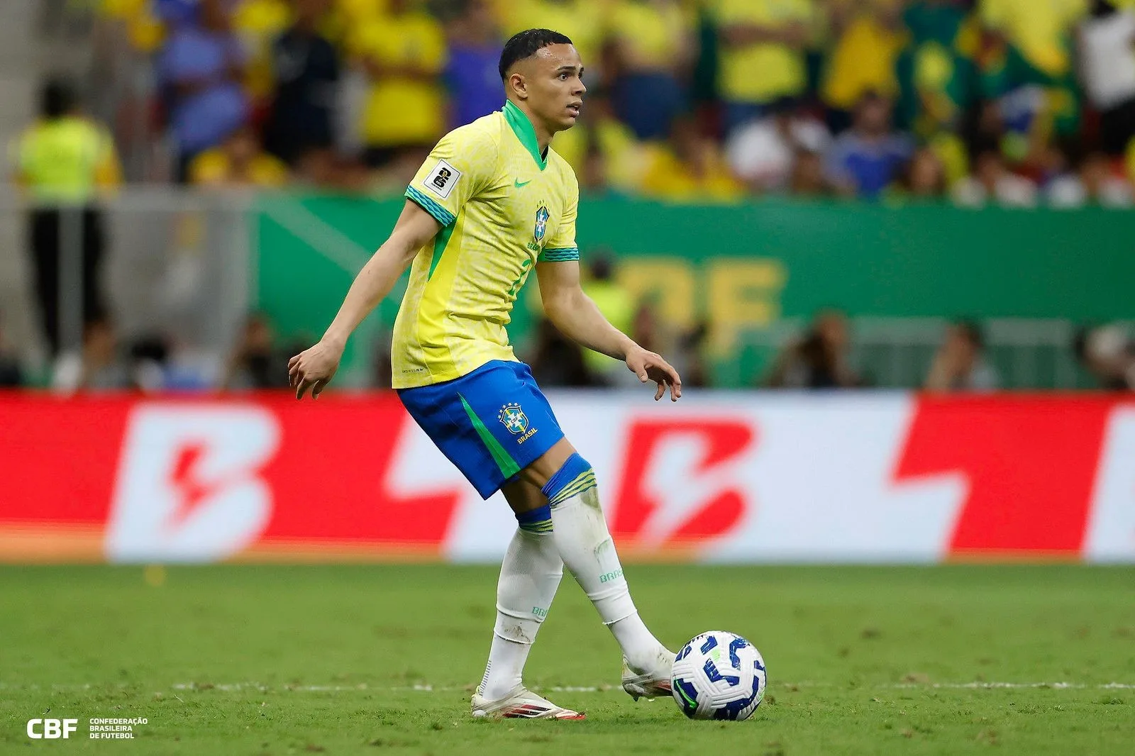 Ancelotti chama Vanderson para substituir Wesley na seleção brasileira