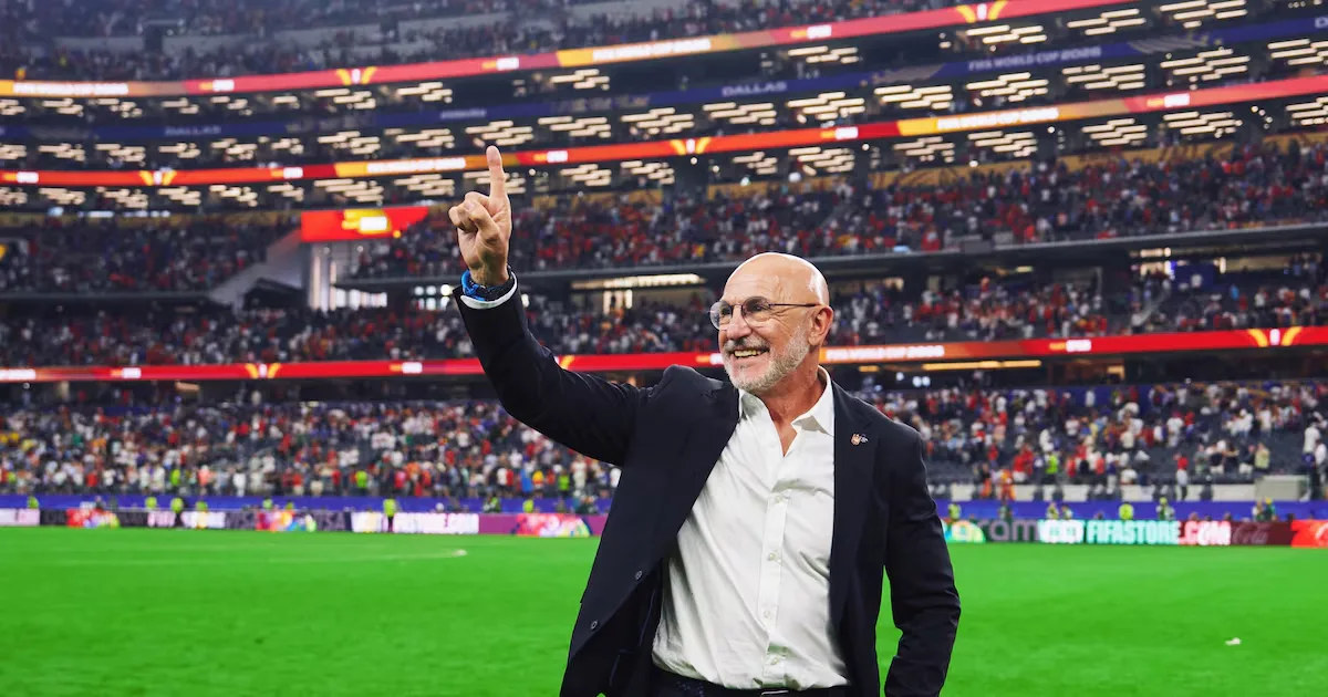 Espanha mantém De la Fuente no ciclo até o Mundial de 2030
