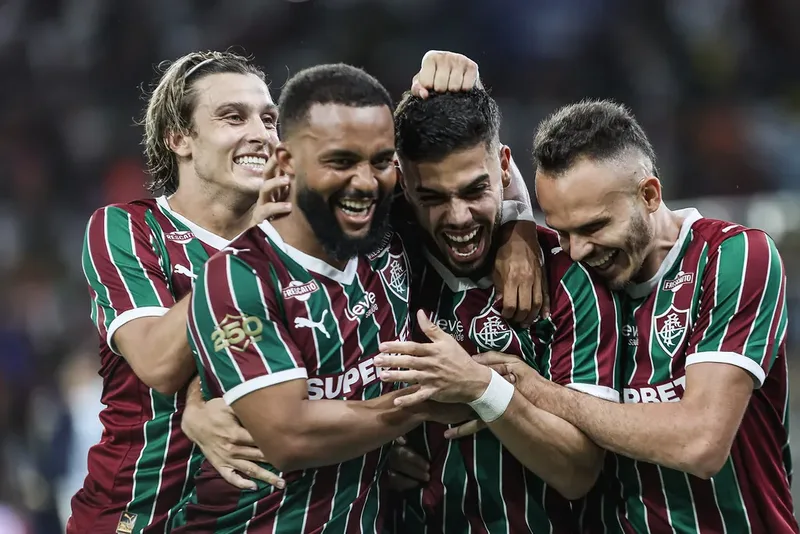 Samuel Xavier viaja e pode voltar ao Fluminense contra o Platense