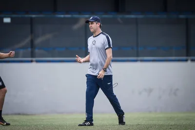 Remo encerra passagem de Léo Condé após derrota para o Bahia