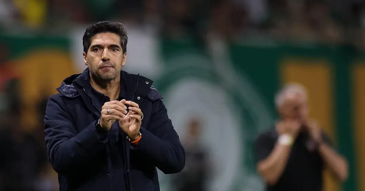 Abel Ferreira aparece entre os cotados para comandar o Sporting
