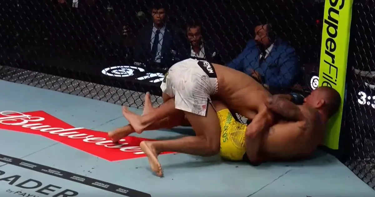 Raoni Barcelos perde a consciência no UFC e é levado a hospital em Las Vegas