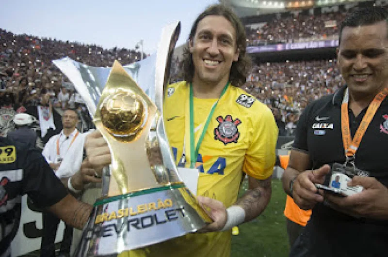 A defesa que marcou Cássio veio antes da saída do Corinthians