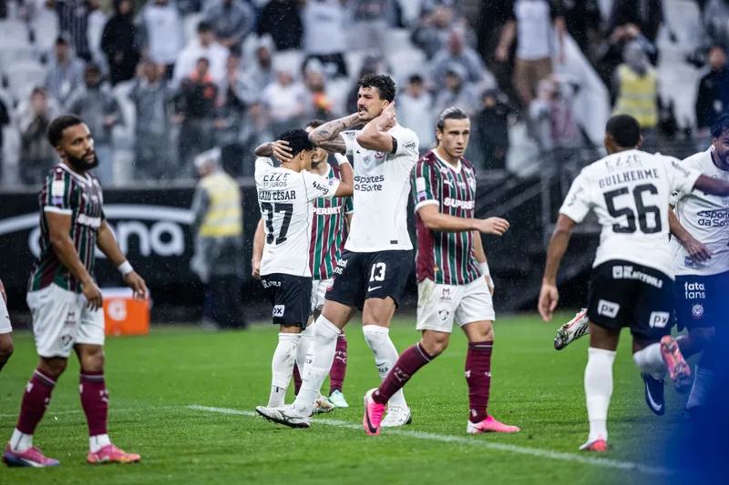 Gustavo Henrique aponta lesões e pede união no Corinthians para sair da crise