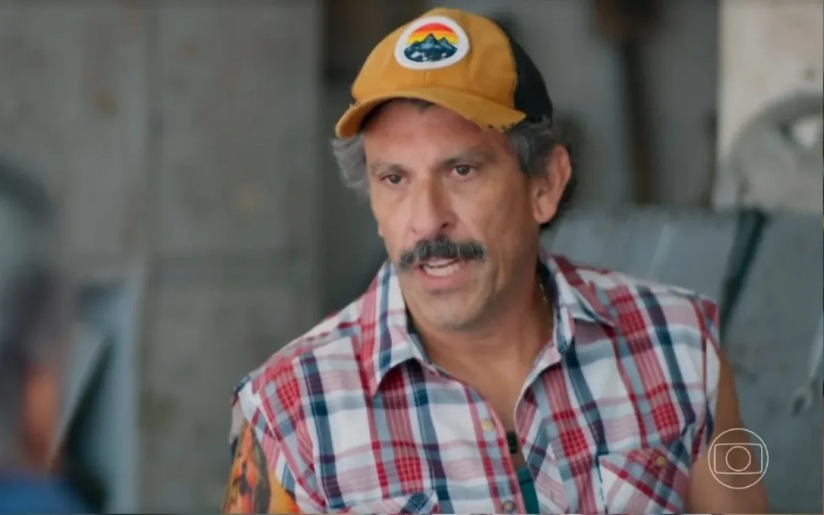 Zé será encontrado morto após chantagear Juarez em Por Você