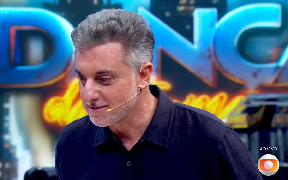 Luciano Huck erra nomes de personagens ao teorizar sobre assassinato em novela